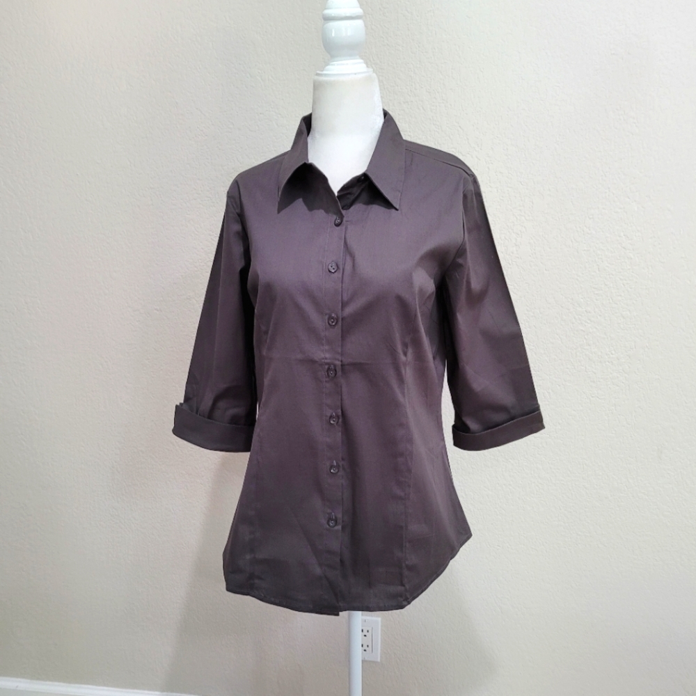 LIKE NEW- Women’s Mojo USA 3/4 sleeve button down